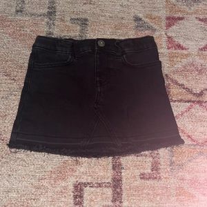 OshKosh B’gosh. Size 5t. Super cute black skirt.
